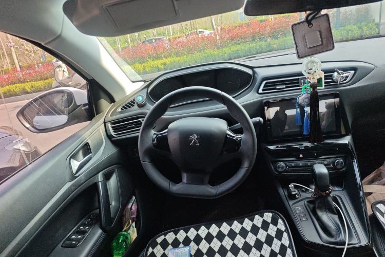 Used Peugeot 308 2016 1.6L Automatic Fashion Edition Steering Wheel