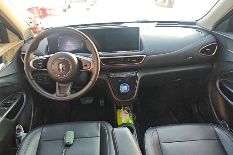 Used ORA White Cat 2022 Xiaoyue Mao Edition 401 km Flagship Model Lithium Ternary Center Console