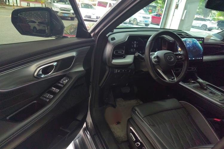 Used GAC Trumpchi GS8 2024 Linghang Series 2.0 TGDI Two-Wheel Drive Luxury Smart Connectivity Version
