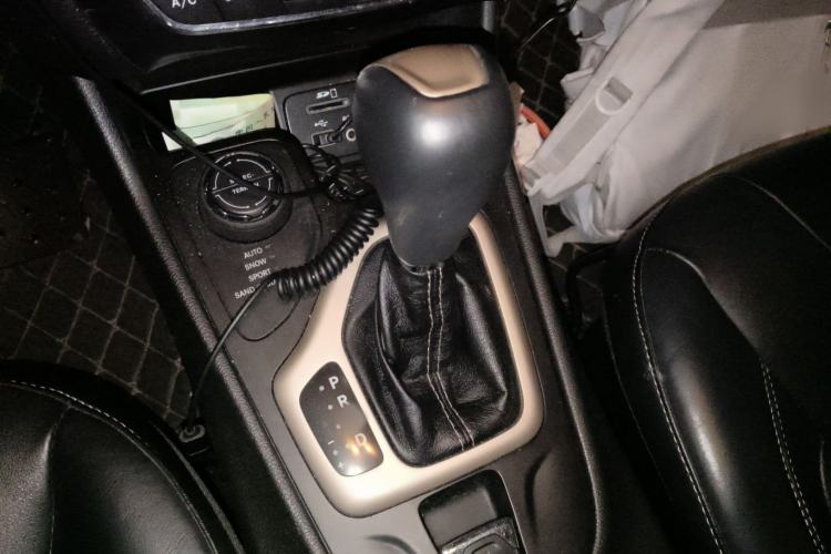 Used Jeep Cherokee 2014 2.4L Luxury Edition
