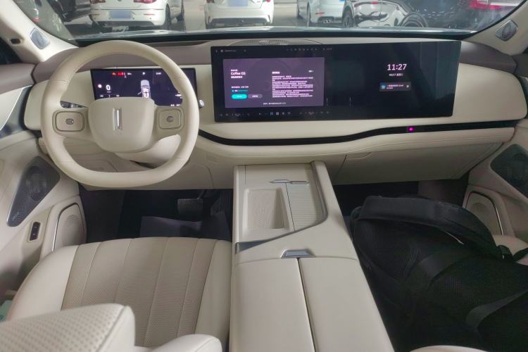 Used Wey Lanshan 2025 Four-Wheel Drive Max Center Console