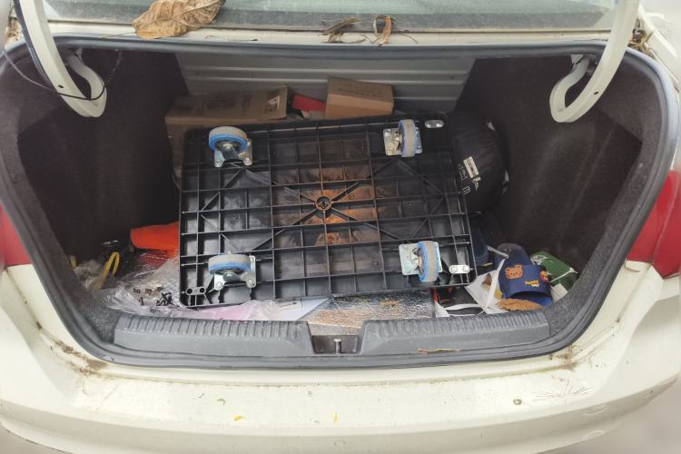 Used Volkswagen Santana 2013 1.6L Manual Comfort Edition Trunk