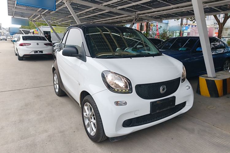 Used smart fortwo 2015 1.0L 52 kW hardtop Dynamic version
