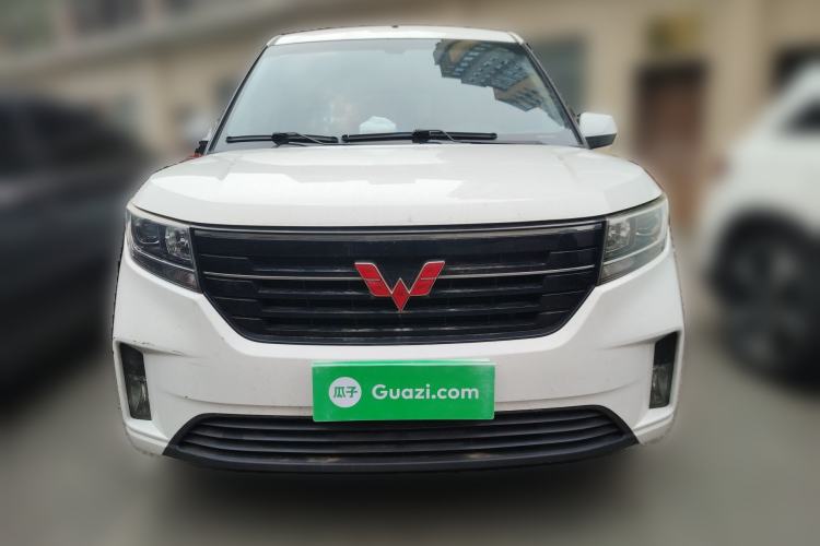 Used Wuling Hongguang PLUS 2019 1.5T Manual Luxury 7-Seater Front