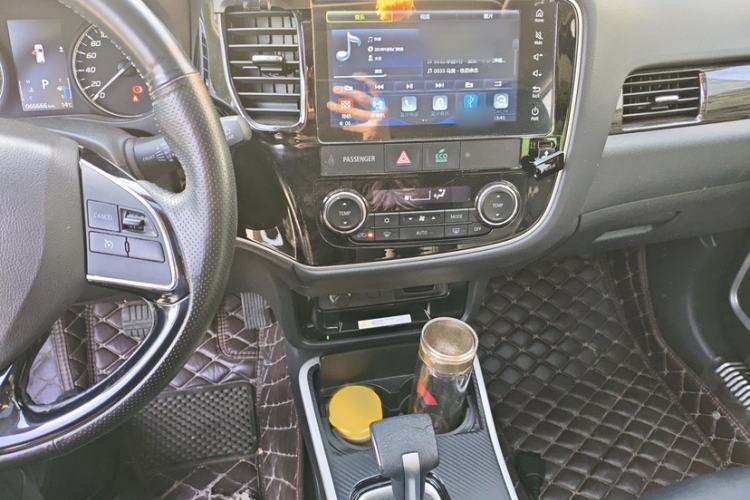 Used Mitsubishi Outlander 2019 2.0L Two-Wheel Drive Comfort Edition 5 Seats China VI Standard