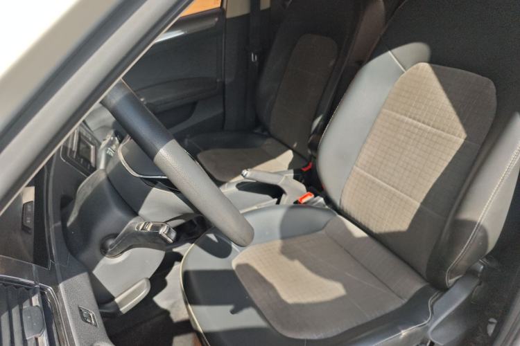 Used Volkswagen Santana 2016 1.6L Manual Comfort Edition
