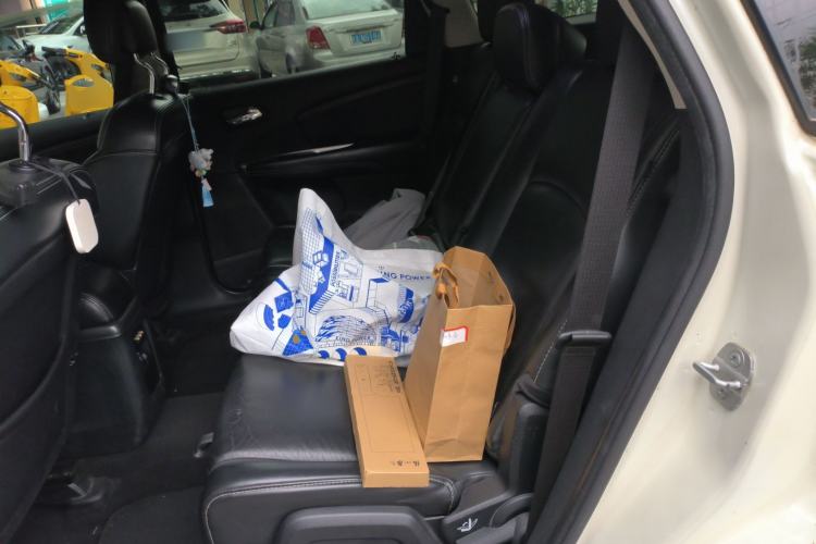 Used Dodge Journey 2013 2.4L Two-Wheel Drive Luxury Version