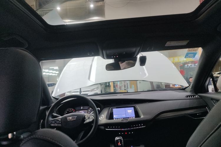 Used Cadillac XT4 2022 28T Two-Wheel-Drive Luxury Version