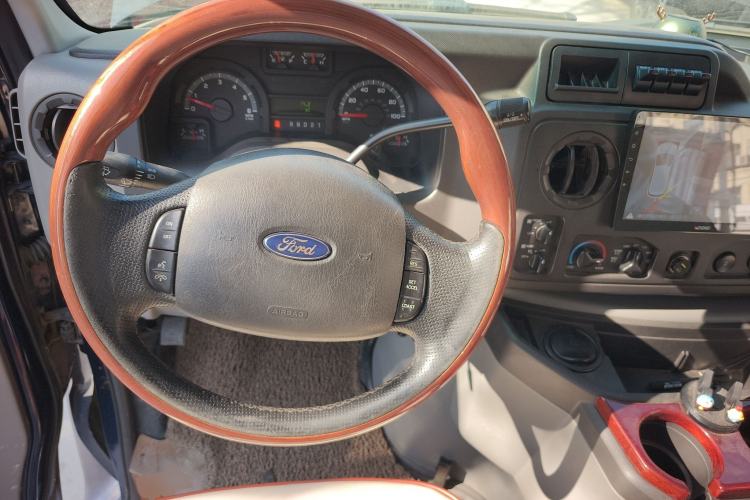 Used Ford E350 2011 5.4L Standard Yacht Edition
