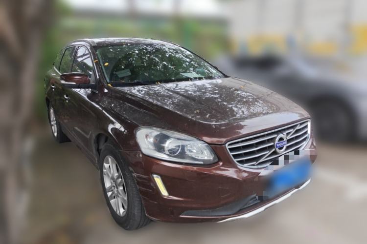 Used Volvo XC60 2015 T5 Smart Upgrade Model Front Right 45 Deg