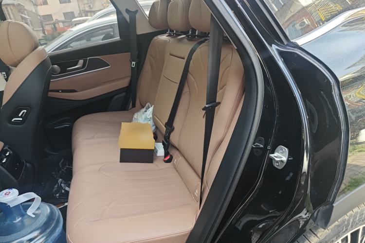 Used Chery Tiggo 8 L 2024 2.0T Two-Wheel Drive Prestige Version 5 Seats
