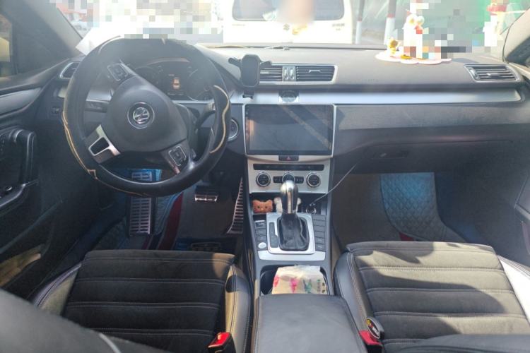 Used Volkswagen FAW-Volkswagen CC 2015 1.8TSI Luxury Model Center Console