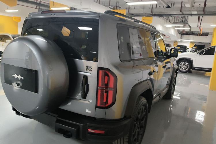 Used Formula Leopard 5 2023 Cloud Ride Flagship Edition