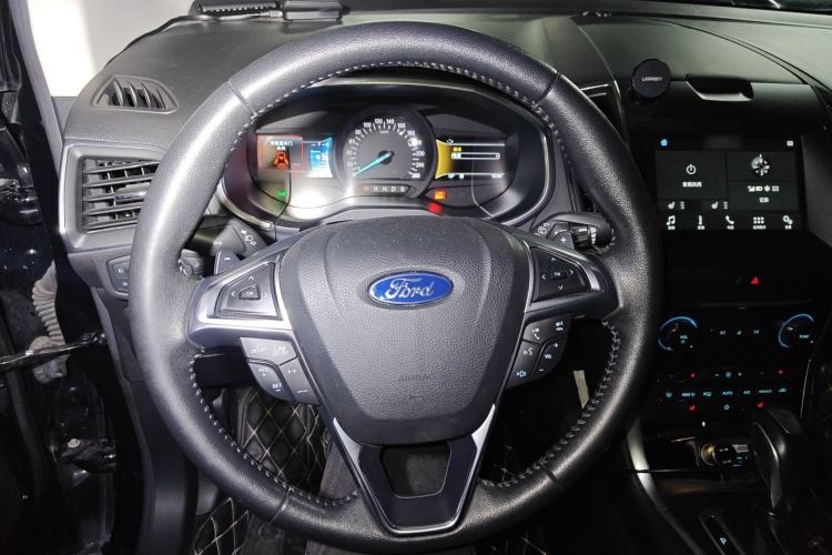 Used Ford Edge 2018 EcoBoost 245 Two-Wheel-Drive Titanium 7-Seater China VI Standard