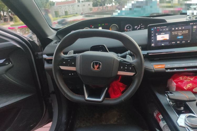 Used Changan UNI-V 2022 1.5T Prestige Version
