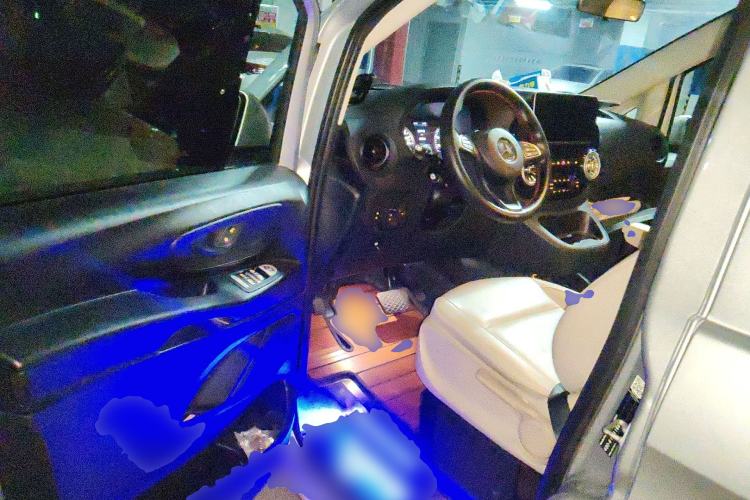 Used Mercedes-Benz Vito 2018 2.0T Elite Version 7 Seats China VI Emission Standard
