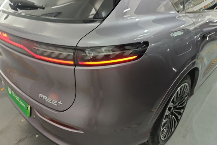 Used VOYAH FREE 2025 Model FREE+ Four-Wheel-Drive Qiankun Edition Right Rear Taillight