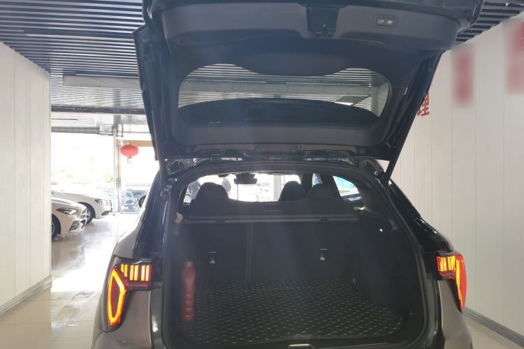 Used Lynk & Co 01 2021 2.0TD Four-Wheel Drive Dark Night Edition Trunk