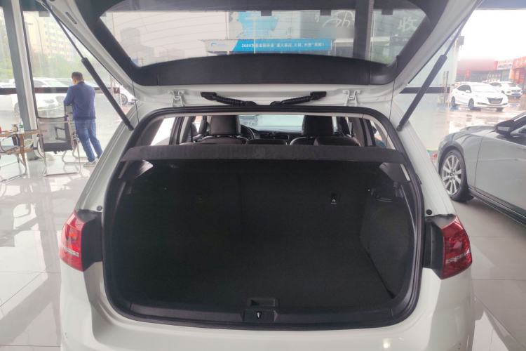 Used Volkswagen Golf 2016 230TSI Automatic Comfort Version Trunk