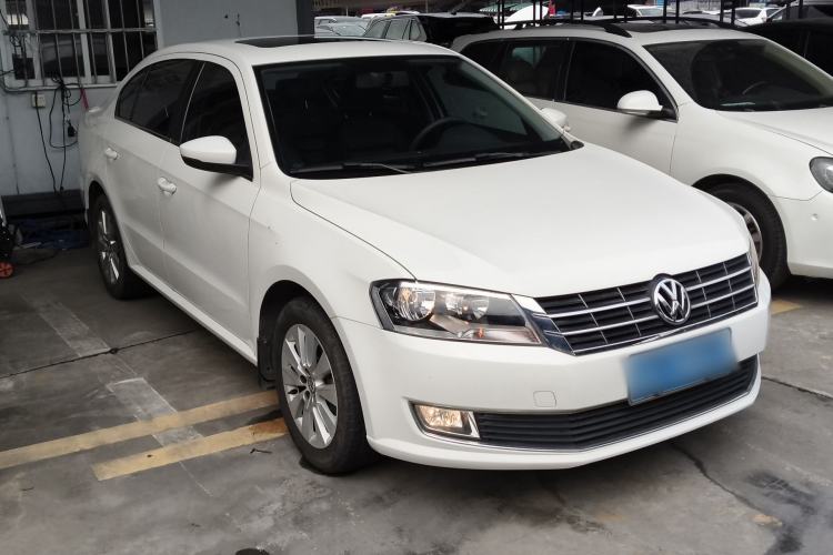 Used Volkswagen Lavida 2013 Revised Version 1.4 TSI DSG Comfort Edition Front Right 45 Deg