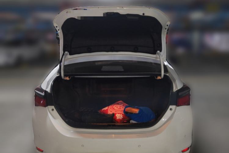 Used Toyota Corolla 2018 Dual-Engine 1.8L E-CVT Smart Edition