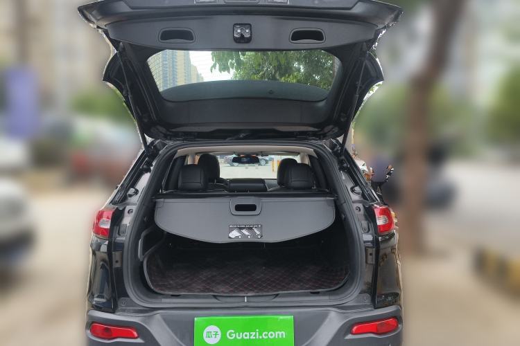 Used Jeep Cherokee 2017 2.0L Superior Edition