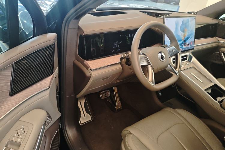 Used Denza N9 2025 Flagship Model Driver Seat