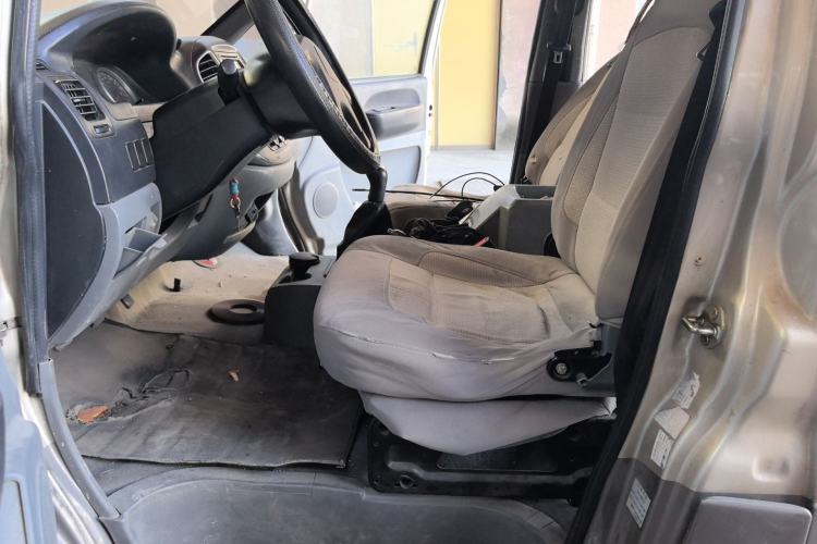 Used FORTHING Lingzhi 2014 V3 1.5L 7-Seater Comfort Model Left Front Seat