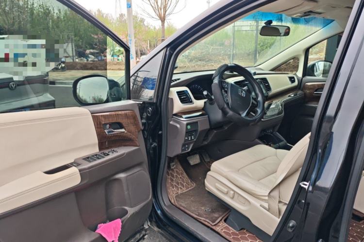 Used Honda Odyssey 2015 Revised 2.4L Luxury Edition Driver Seat