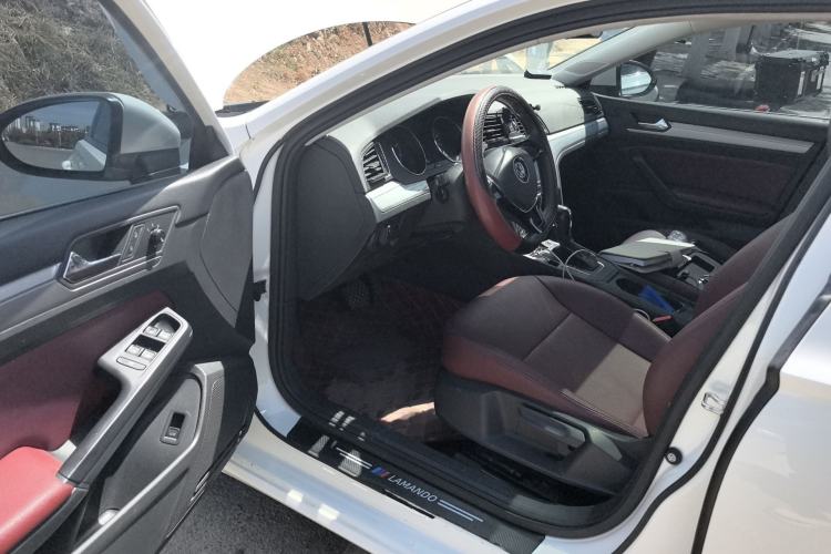 Used Volkswagen Lamando 2017 230TSI DSG Fashion Edition Interior 3