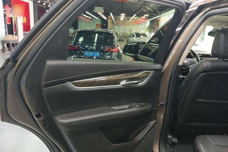 Used Cadillac XT5 2016 25T Luxury Model
