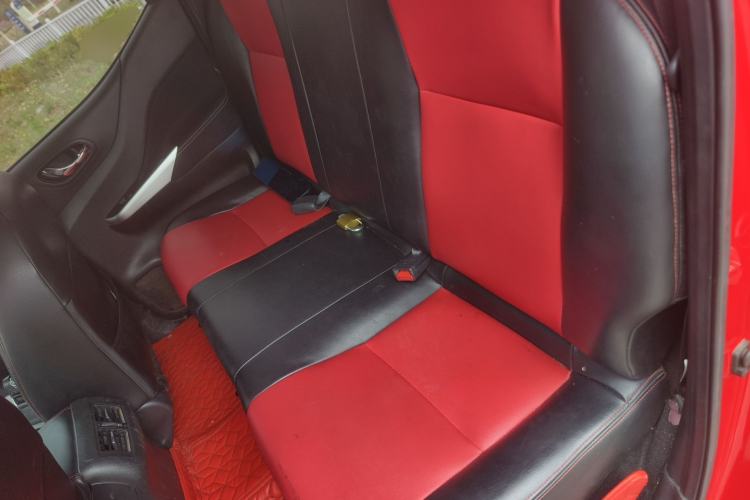 Used Nissan Navara 2017 2.5L Automatic 4x4 Luxury Edition QR25 Left Rear Seat