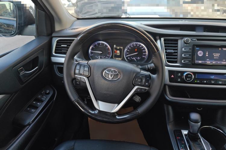 Used Toyota Highlander 2018 2.0T Four-Wheel Drive Luxury Edition 7 Seats China V Emission Standard
