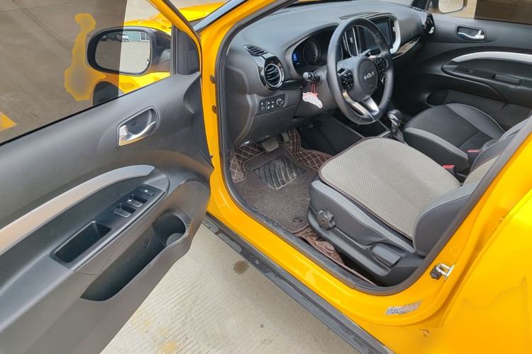 Used Kia kx1 Stonic 2021 1.4L CVT Fun & Sunroof Model