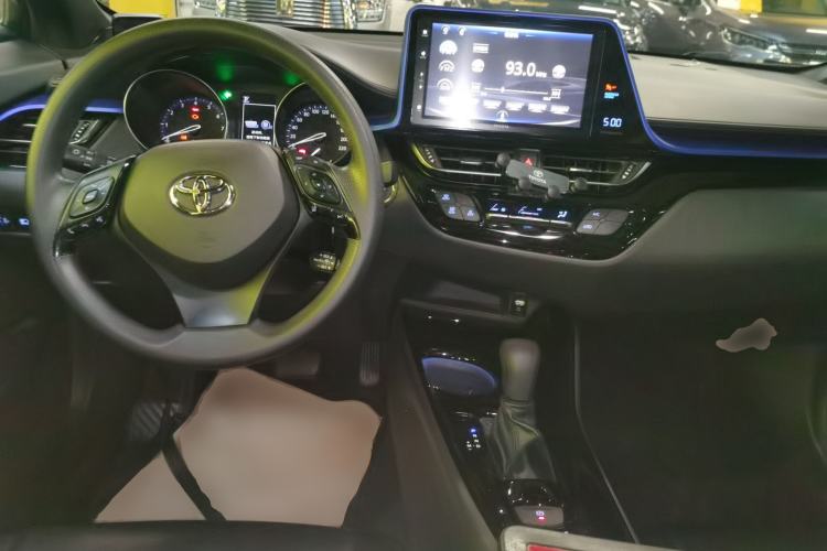 Used Toyota IZOA 2020 2.0L Enjoy Edition
