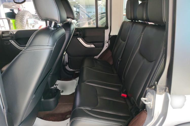 Used Jeep Wrangler 2017 3.0L Sahara Four-Door Comfort Edition
