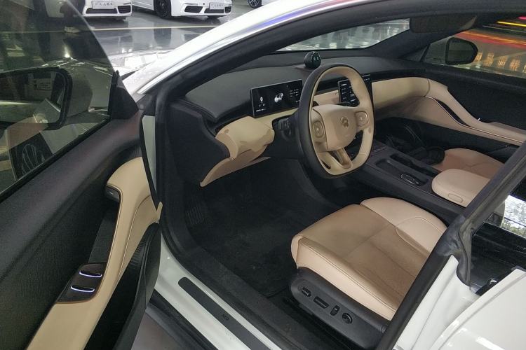 Used Nio ET5 2022 75 kWh Driver Seat