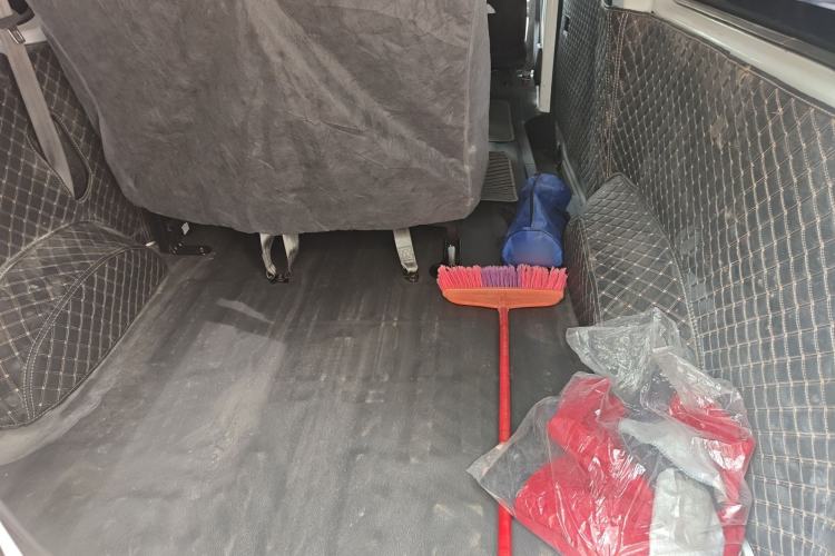 Used CHANGAN KAICHENG Ruixing EM80 2025 Passenger Version Comfort Edition 6-Seater 300 km Dual-Swing Doors Trunk