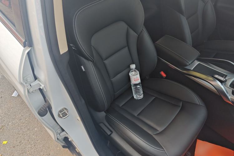 Used Geely Auto Emgrand X7 Sport 2016 2.0L Manual Smart Connect Version Right Front Seat