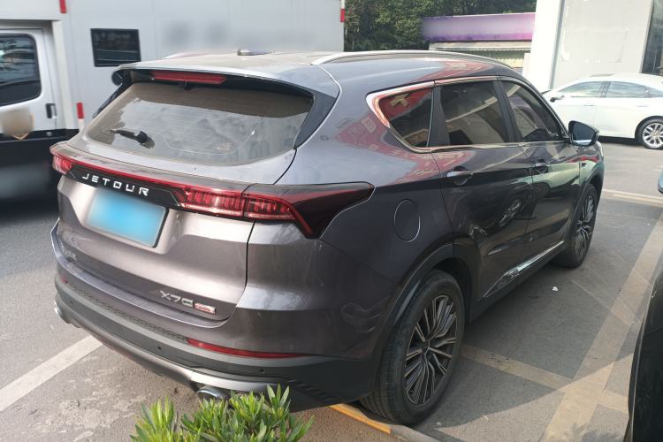 Used JETOUR X70 PLUS 2023 1.6T DCT Stronger 5-Seater
