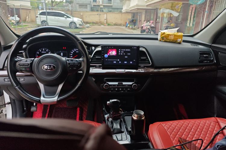 Used Kia K4 2015 1.8L Automatic DLX Special Center Console