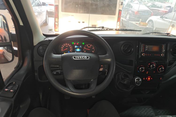 Used Iveco Eurocargo 2021 2.0T Manual Super-Rui Short Wheelbase High-Roof Side-Sliding Door F1A