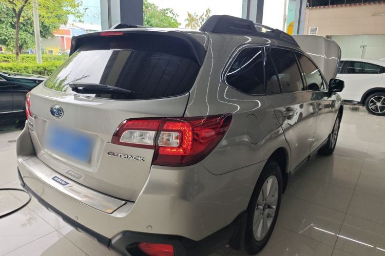 Used Subaru Outback 2015 2.5i Luxury Navigation Edition Rear Right 45 Deg