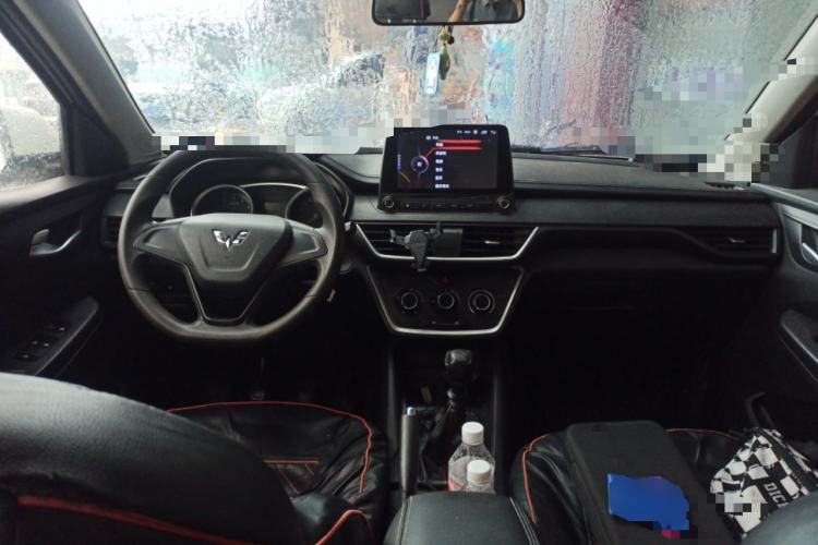 Used Wuling Hongguang S3 2019 1.5L Manual Standard Version China VI Standard Center Console
