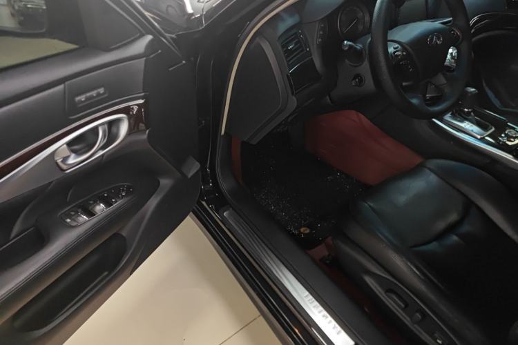 Used Infiniti Q70 2013 Q70L 2.5L Elegance Edition