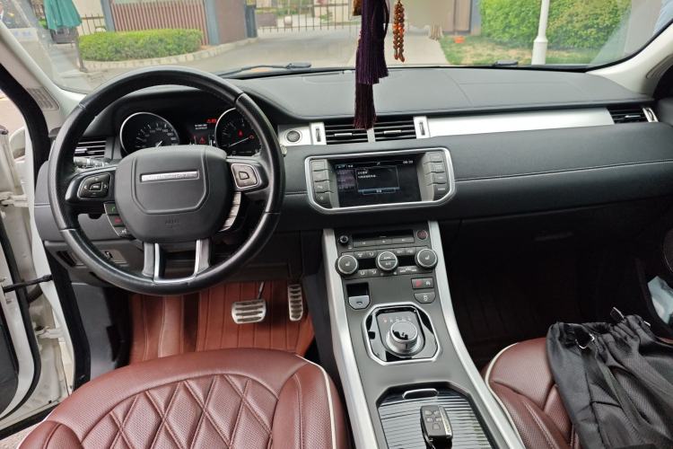 Used Land Rover Range Evoque 2014 2.0T 5-Door Ignite Edition Center Console