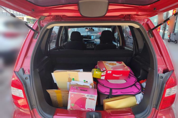 Used Nissan Livina 2010 Jingyue Edition 1.6L Automatic All-in-One Model Trunk