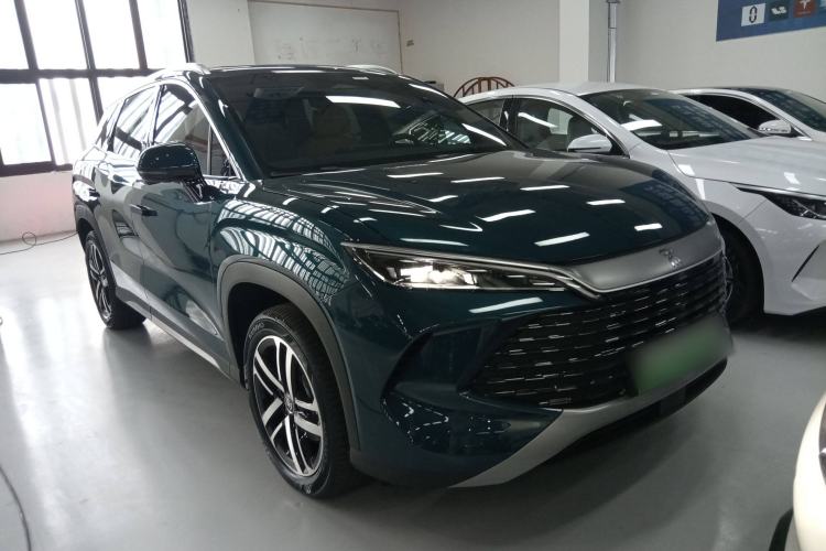 Used BYD Song L DM-i 2024 112 km Beyond Edition Front Right 45 Deg