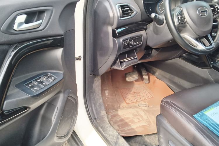 Used GAC Trumpchi GS4 2018 235T Automatic Two-Wheel Drive Luxury Smart Connectivity Millionth Anniversary Edition Driver Seat