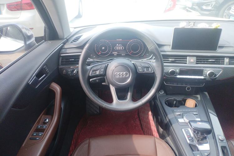 Used Audi A4L 2019 40 TFSI Fashion Version China V Steering Wheel